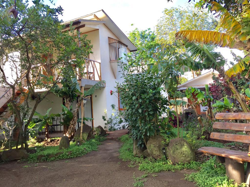 Hostal Marari Hanga Roa Exterior photo